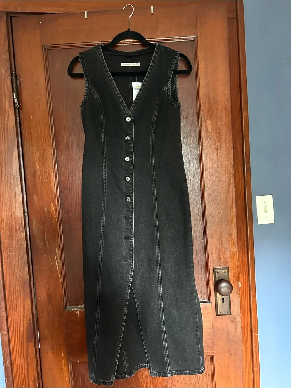 Abercrombie & Fitch Black Sleeveless Button-Front Maxi Dress